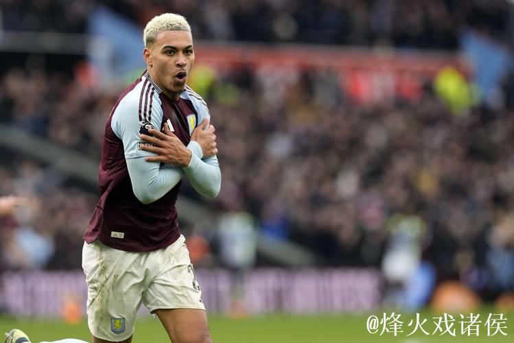 卡拉格:罗杰斯如果保持这样的状态,他能成英格兰10号位首发 卡拉格:罗杰斯如果保持这样的状态,他能成英格兰10号位首发