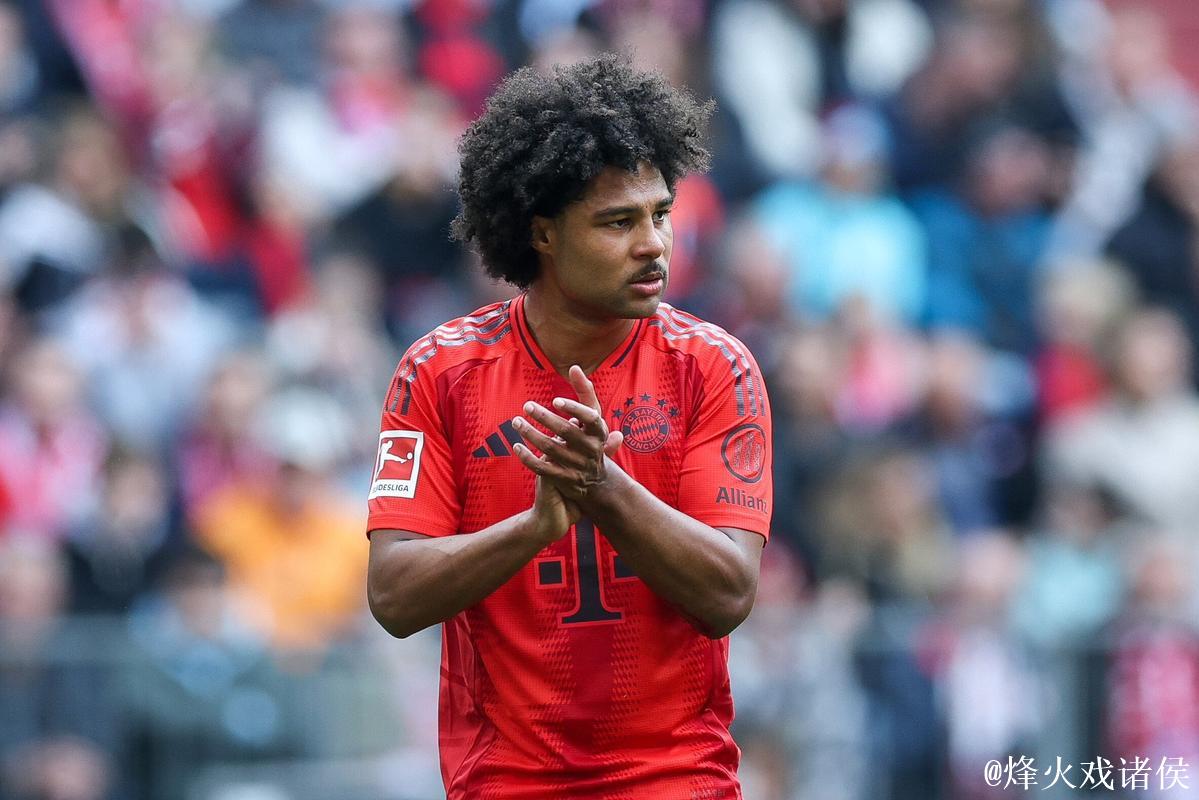 记者：拜仁与格纳布里商谈续约事宜