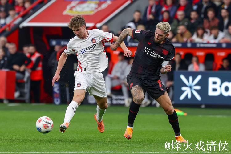 半场：勒沃库森0-0科隆，瓦尔德施密德失良机